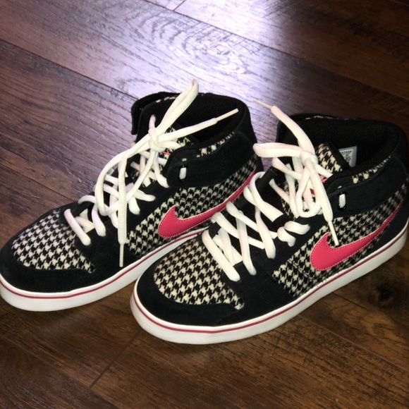houndstooth nike
